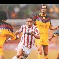 El día que el América con Beenhakker superó a Ronaldo ‘Fenómeno’ con el PSV Eindhoven