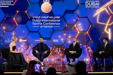 Cristiano Ronaldo ha sido uno de los grandes protagonistas en la entrega de los Globe Soccer Awards. El capitán de Al Nassr estuvo presente en el escenario junto a Rúben Dias y Kyle Walker.