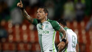 Dayro Moreno celebrando su gol con Atlético Nacional ante Bucaramanga por el todos contra todos de la Liga Águila II-2017