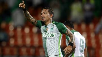 Dayro Moreno celebrando su gol con Atl&eacute;tico Nacional ante Bucaramanga por el todos contra todos de la Liga &Aacute;guila II-2017