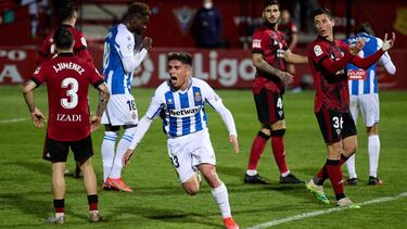MIRANDA DE EBRO, SPAIN - MARCH 13: Nico Melamed of RCD Espanyol celebrates after scoring his side's second goal during the Liga Smartbank match between CD Mirandes and RCD Espanyol at Estadio Municipal de Anduva on March 13, 2021 in Miranda de Ebro, Spain