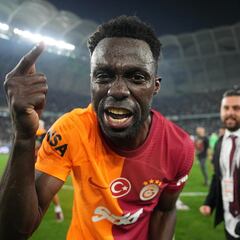 Galatasaray se pone firme con el futuro de Davinson Sánchez