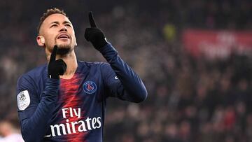 Paris Saint-Germain's Brazilian forward Neymar celebrates after scoring a goal during the French L1 football match Paris Saint-Germain (PSG) vs Guingamp (EAG), on January 19, 2019 at the Parc des Princes stadium in Paris. (Photo by Anne-Christine POU
