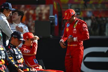 Carlos Sainz con el resto de pilotos antes del inicio de la carrera.