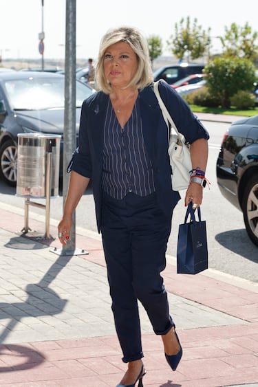 Terelu Campos llega al tanatorio de Tres Cantos donde se celebró el funeral por Caritina Goyanes.