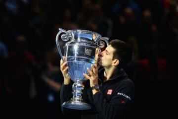 Novak Djokovic venció a Berdych y aseguró el número uno del mundo.