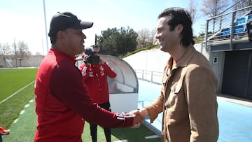 Visita sorpresa de Solari a la selección