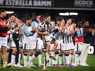 Los jugadores del Castellón durante la celebración de un triunfo.