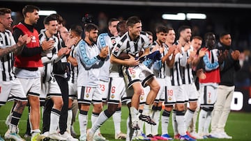 Los jugadores del Castellón celebran una victoria.