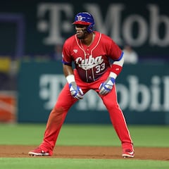 Cuban baseball player calls out extortion during the World Baseball Classic