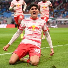 Hugo Novoa maravilla al Leipzig en su debut soñado