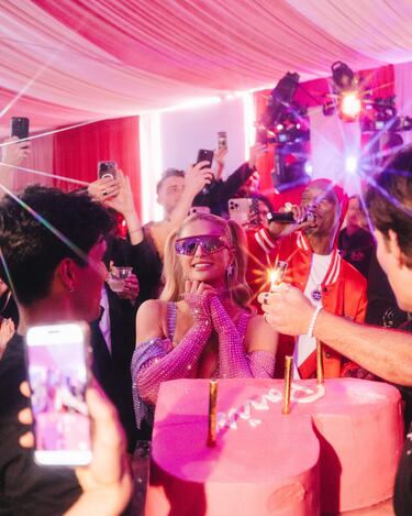 Paris Hilton durante la celebración de su 44 cumpleaños en su mansión de Beverly Hills.