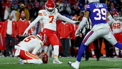 ORCHARD PARK, NEW YORK - JANUARY 21: Harrison Butker #7 of the Kansas City Chiefs kicks a field goal against the Buffalo Bills during the second quarter in the AFC Divisional Playoff game at Highmark Stadium on January 21, 2024 in Orchard Park, New York.   Timothy T Ludwig/Getty Images/AFP (Photo by Timothy T Ludwig / GETTY IMAGES NORTH AMERICA / Getty Images via AFP)