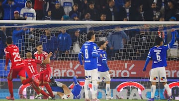 La UC cae en polémico partido y pierde a una figura para el Clásico Universitario