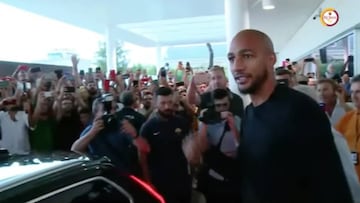 As¨ª fue recibido N'Zonzi en el aeropuerto de Roma
