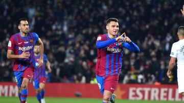 Ferran Jutglà festeja su primer tanto con el Barcelona