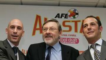 <b>EL ACTO. </b>Rubiales, Lissavetzky y Lasagabaster, en la presentación.