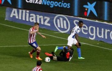 Courtois se llevó un golpe tremendo en la cara.