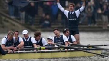 <b>Moritz Hafner</b>, de Oxford, celebra el triunfo ante Cambridge.