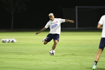 Roger Martínez afina la puntería para el partido del jueves en caso de ser titular o si debe aportar entrando desde el banco.