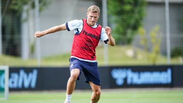 El central sueco Carl Starfelt, durante un entrenamiento de pretemporada del Celta.