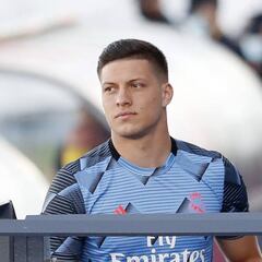 El Milan contacta con Jovic para tentarle con una cesión