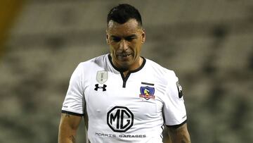 Esteban Paredes anunció su retiro del fútbol profesional para el próximo año.