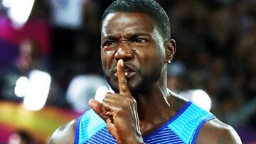 Justin Gatlin manda callar al p&uacute;blico de Londres tras proclamarse campe&oacute;n del mundo de los 100 metros lisos en los Mundiales celebrados en agosto de 2017.