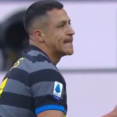 La espectacular 'espaldinha' de Alexis: ¡pudo ser un golazo!