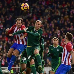 Peligra el encuentro del bético Zozulya con el azulgrana Messi