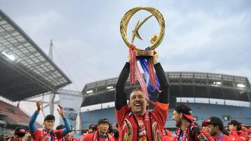 Osmar Ib&aacute;&ntilde;ez, durante la celebraci&oacute;n de la K-League conquistada por FC Seoul en 2016.