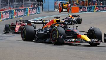 Max Verstappen (Red Bull RB18), Carlos Sainz (Ferrari F1-75), Sergio P&eacute;rez (Red Bull RB18). Miami. F1 2022.