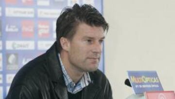 <b>SECUNDARIO.</b> El técnico danés considera más importante el compromiso liguero ante el Betis que el de Copa.