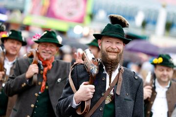 Desde el sábado 17 de septiembre hasta el 3 de octubre se celebrará el Oktoberfest 2022, una de las fiestas más populares mundo. Es la celebración por excelencia de los amantes de la cerveza y la comida bávara.