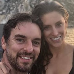 Pau Gasol y Catherine McDonnell, muy enamorados en Ibiza