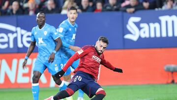 Lopy y César Mongtes miran el golpeo de José Arnaiz.