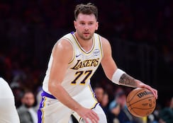 Los Lakers descartan a Luka Doncic por tiempo indefinido
