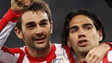 <b>LETALES. </b>Adrián y Falcao celebran juntos un gol. Entre los dos han marcado 11 en la Europa League.