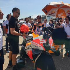 Márquez: “Me sabe mucho peor por Quartararo”