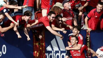 Budimir celebra con Abde uno de sus goles