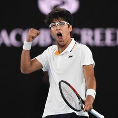 Weak eyesight no hindrance for fully focused 'Professor' Chung