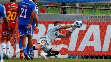 Futbol, Universidad de Chile vs Union Espanola.
Fecha 6, campeonato Nacional 2022.
El arquero de Universidad de Chile Cristobal Campos es fotografiado durante el partido de primera division contra Union Espanola disputado en el estadio Elias Figueroa de Valparaiso, Chile.
27/03/2022
Andres Pina/Photosport

Football, Universidad de Chile vs Union Espanola.
6th date, 2022 National Championship.
Universidad de Chile's goalkeeper Cristobal Campos is picturing during the first division match against Union Espanola held at the Elias Figueroa stadium in Valparaiso, Chile.
27/03/2022
Andres Pina/Photosport