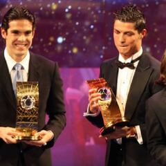 El día que Messi y Cristiano se liaron con los trofeos: Kaká alucinó
