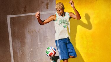 La marca deportiva ha presentado el que será el balón oficial para el Mundial 2026 el cual se disputará en Estados Unidos, México y Canadá. Cada país anfitrión está representado mediante iconografía significativa: una estrella para EE. UU., una hoja de arce para Canadá y un águila para México.