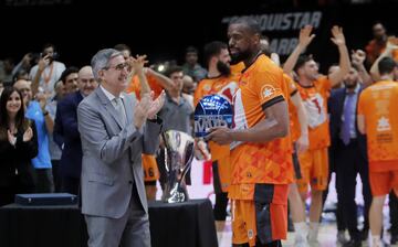 Jordi Bertomeu y Will Thomas, MVP de la final.
