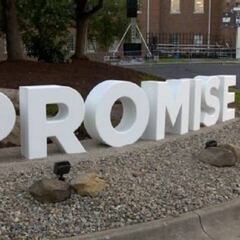LeBron inaugura su colegio: "Mi momento más importante"