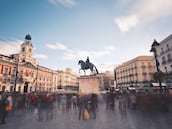 Ni marroquíes ni venezolanos: esta es la nacionalidad con más residentes llegados a España en 2025