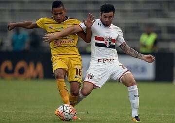 Durante 2016, el lateral izquierdo chileno accedió hasta semifinales del certamen con el Sao Paulo de Brasil. 