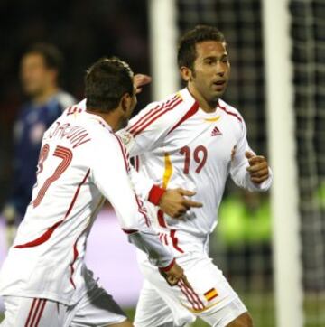 Gol hacia la Eurocopa, 13 octubre 2007, Dinamarca-España: Luis Aragonés le convoca, junto a Luis García y Riera, en un partido decisivo para ir a la Eurocopa de 2008. Y, cómo no, marca.