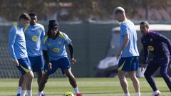 Flick, ‘tocado’: sin Koundé ni Balde hasta el mes de abril